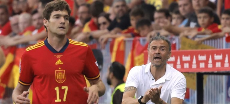 España es líder de grupo.