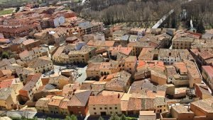 Un pueblo de España ofrece casa y trabajo a quienes administren su bar.