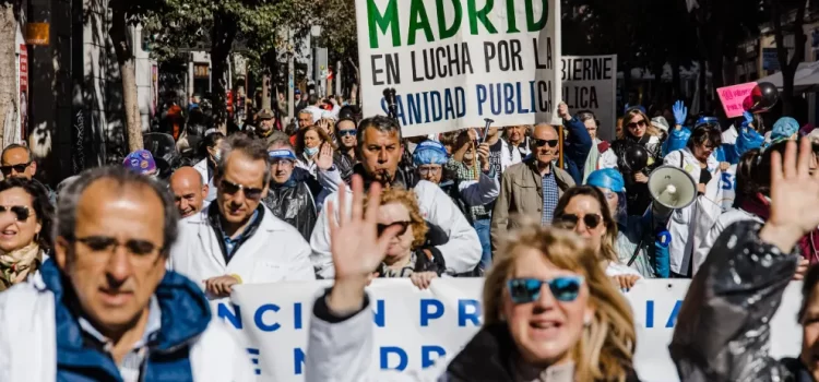 Suspendidos paros médicos en Madrid en espera de reunión con consejera de Sanidad