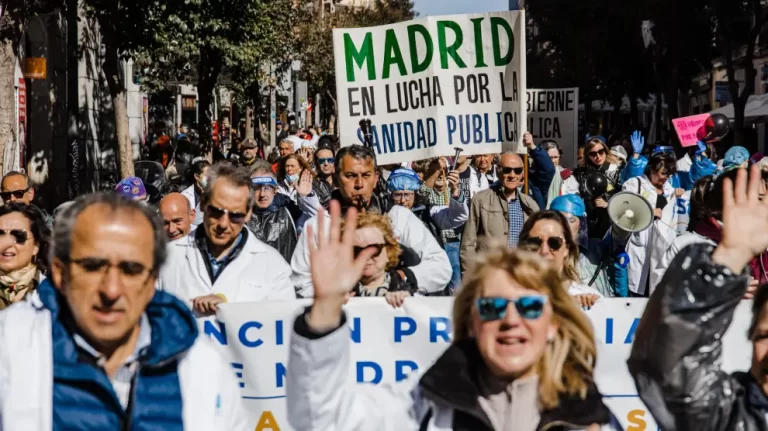 Suspendidos paros médicos en Madrid en espera de reunión con consejera de Sanidad