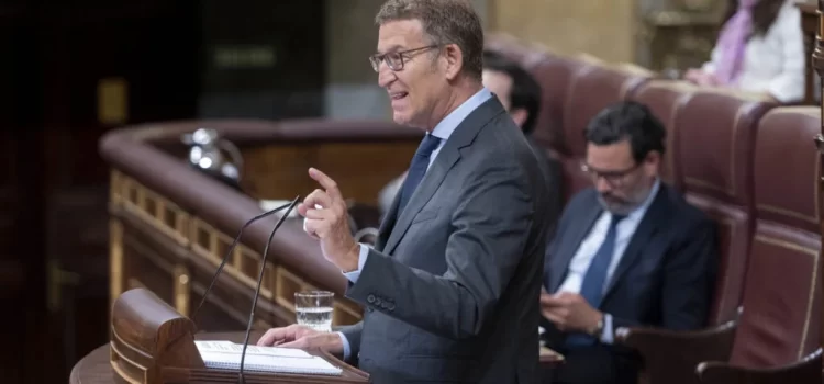 Alberto Núñez Feijóo acusa a Pedro Sánchez de “escapar” y “no decir la verdad” en el debate de investidura