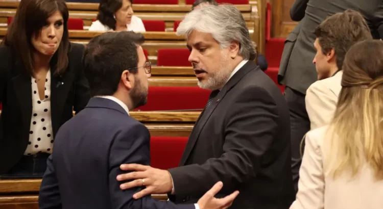 ERC y Junts acuerdan unidad en Parlament para presionar por referéndum