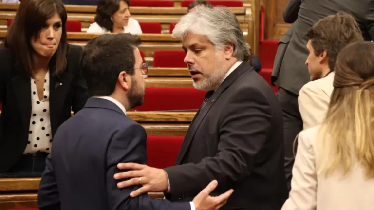 ERC y Junts acuerdan unidad en Parlament para presionar por referéndum