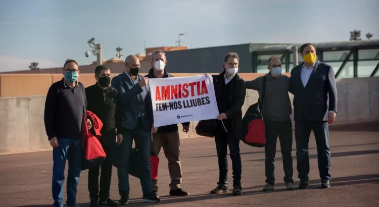 Gobierno español abre el debate sobre la amnistía para ganar apoyo catalán