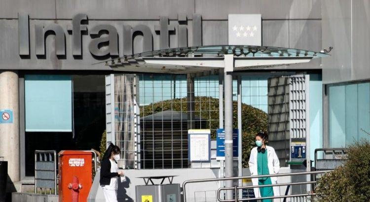 Listas de espera sanitarias generan preocupación en España, según Barómetro del CIS