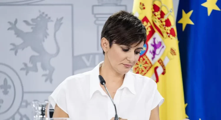 Ministra de Política Territorial critica a Feijóo por su “incapacidad” para sumar votos en investidura