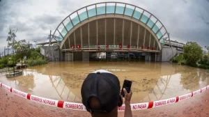 Tormenta en Madrid y el Mediterráneo provoca caos y cortes de carreteras
