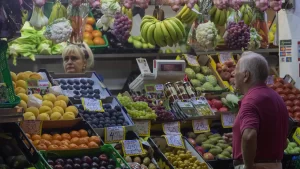 España se desplaza al cuarto lugar en inflación alimentaria en la eurozona debido al aumento del precio del aceite de oliva y la fruta