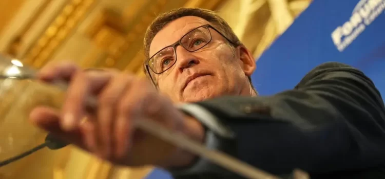 Feijóo traza estrategia para elecciones anticipadas mientras divide a los socios de Sánchez