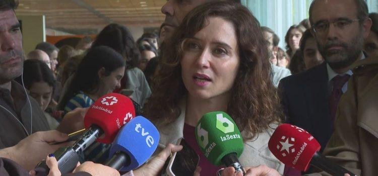 Isabel Díaz Ayuso acusa al Gobierno de convertir Canarias en un corredor para mafias migratorias
