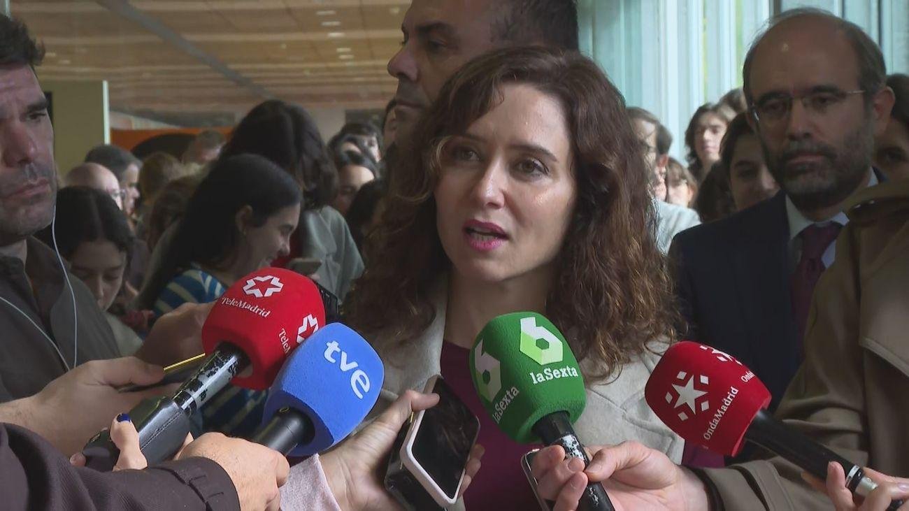 Isabel Díaz Ayuso acusa al Gobierno de convertir Canarias en un corredor para mafias migratorias