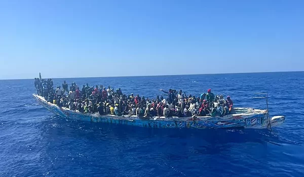 Llegan cuatro nuevas embarcaciones con migrantes a El Hierro, superando las 550 personas en las últimas 24 horas