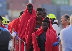 Ministro del Interior español viaja a Mauritania para abordar crisis migratoria en Canarias