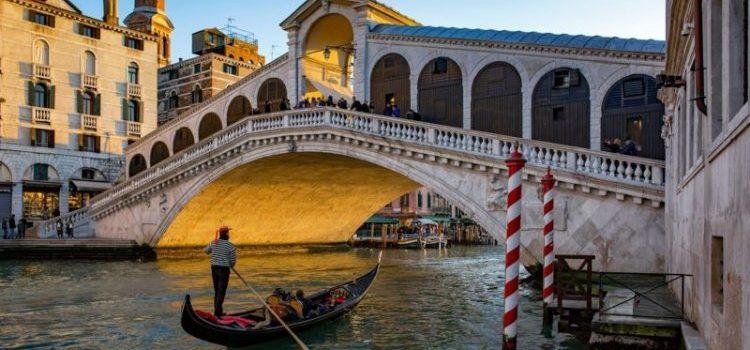Venecia cobrará 5 euros a turistas por entrar
