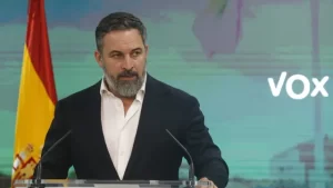 Vox se opone al traslado de inmigrantes de Canarias a la Península