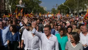 El PP convoca manifestaciones contra la amnistía sin bengalas y con la cara descubierta