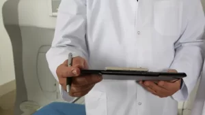 La Comunidad de Madrid busca reforzar su plantilla médica con profesionales extracomunitarios