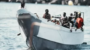Madrid acoge a migrantes llegados a Canarias mientras se critica la gestión