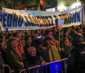 Protestas en Madrid contra el pacto PSOE-ERC y la ley de amnistía para la investidura de Sánchez