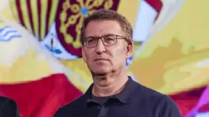 Alberto Núñez Feijóo anuncia cambios en el PP y critica el "gabinete enorme" del nuevo Gobierno