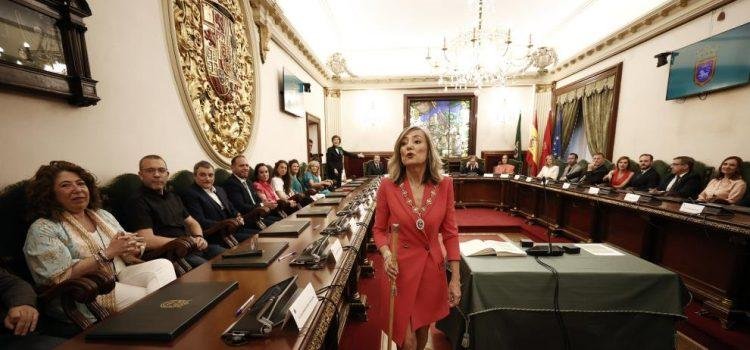 Acuerdo entre PSN y EH Bildu para destituir a la alcaldesa de Pamplona