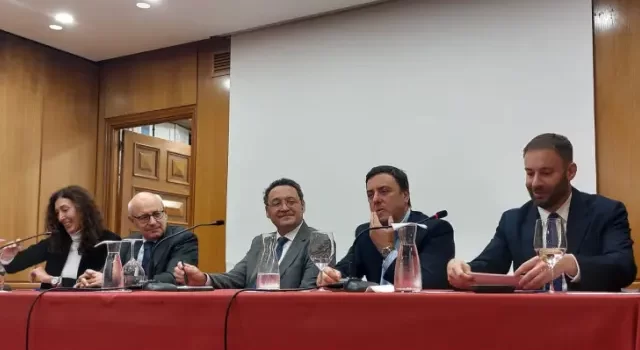 El fiscal general defiende a fiscales en medio de tensiones por el pacto PSOE-Junts