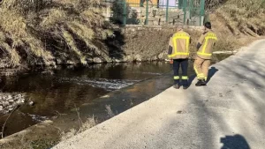 Robo de cañería provoca vertido de 20,000 litros de gasóleo en el río Anoia