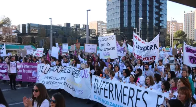 Protesta paraliza la Diagonal de Barcelona en rechazo a acuerdo