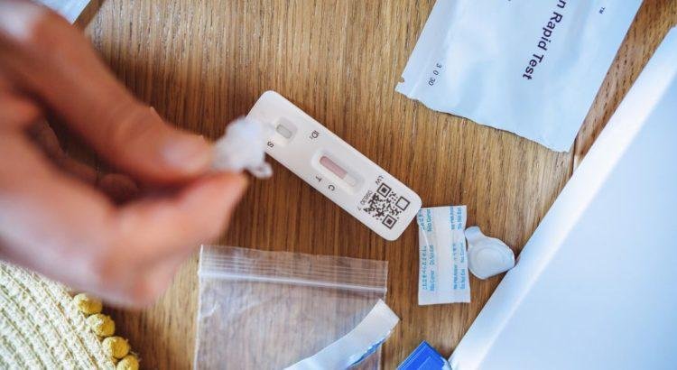 Aumentan las ventas de mascarillas y test de antígenos en el inicio de 2024