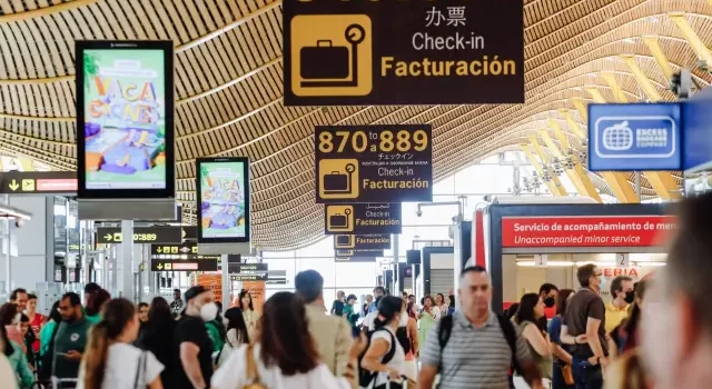 Controversia en el gobierno español por millonaria inversión en aeropuertos