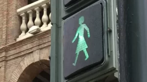 DGT anuncia actualización de señales de tráfico con criterios de igualdad