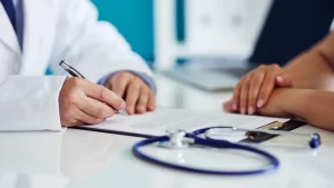 Falta de médicos y enfermeros amenaza el sistema de salud