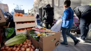 Familias vulnerables recibirán tarjetas monedero en lugar de bolsas de alimentos
