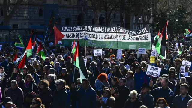 Multitudinarias protestas en España exigen el fin del genocidio en Palestina