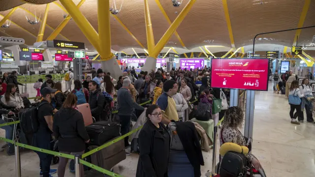 Tercera jornada de protestas en Iberia genera afectaciones en vuelos y equipaje