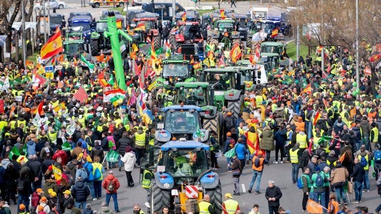 Agricultores bloquean el centro de Madrid y marchan por mejora en la PAC