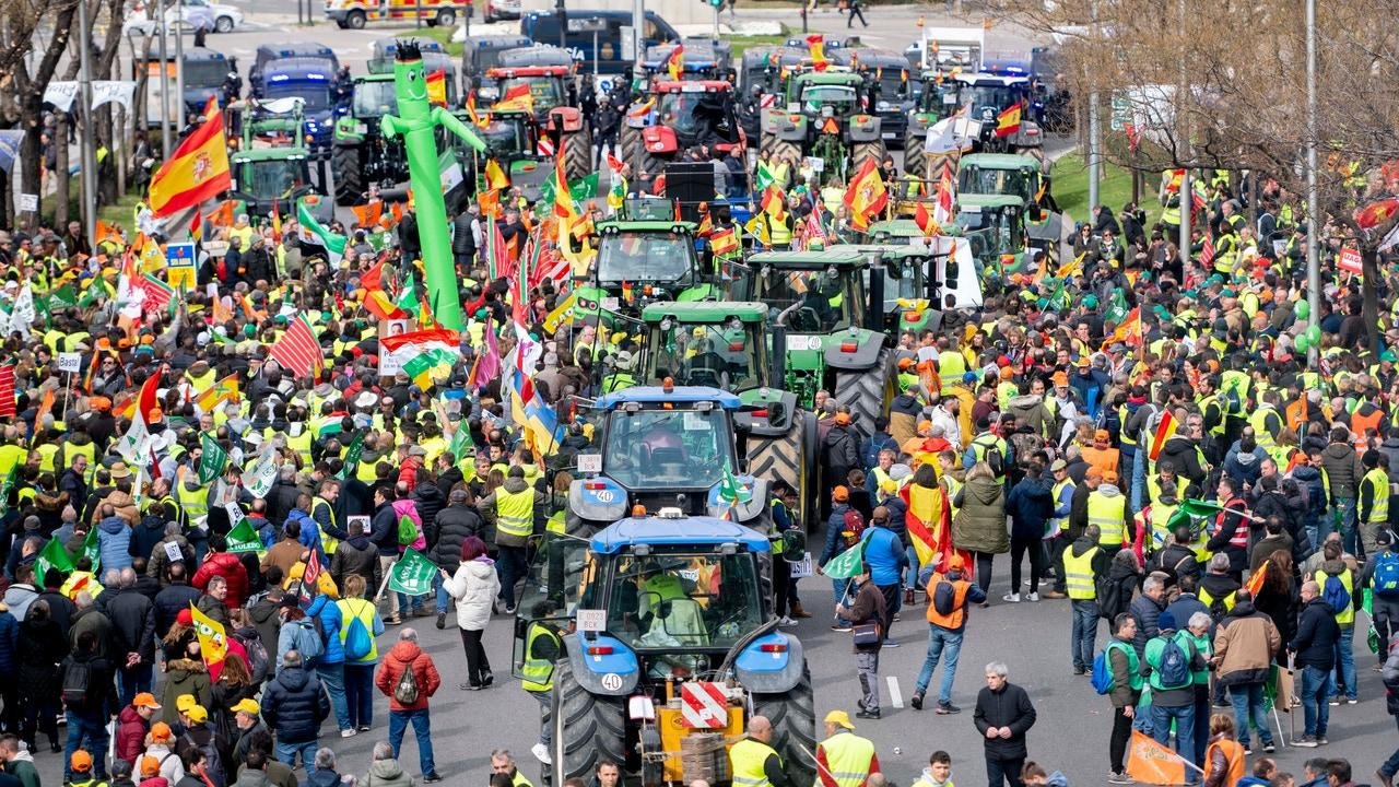 Agricultores bloquean el centro de Madrid y marchan por mejora en la PAC