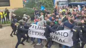 Agricultores enfrentan a la Guardia Civil y preparan colapso de Madrid