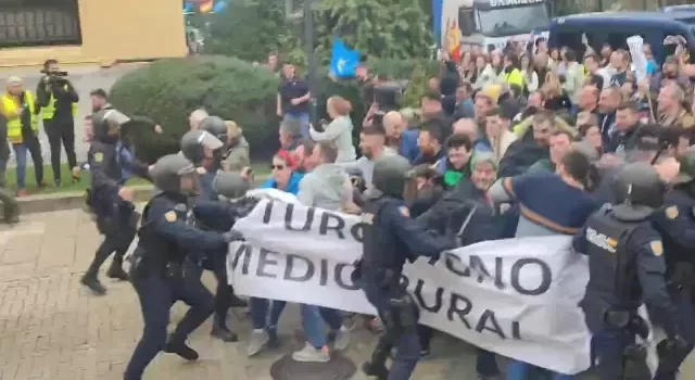 Agricultores enfrentan a la Guardia Civil y preparan colapso de Madrid
