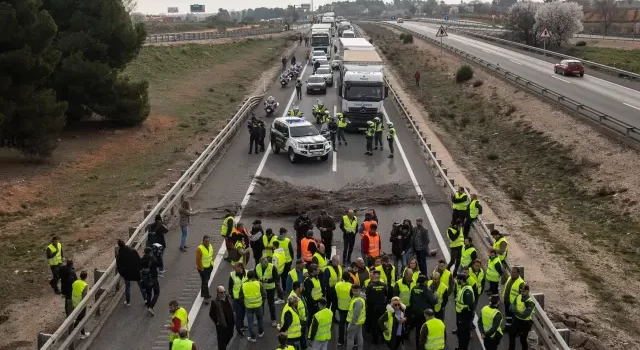Agricultores y ganaderos amenazan con llevar protestas a las calles de Madrid