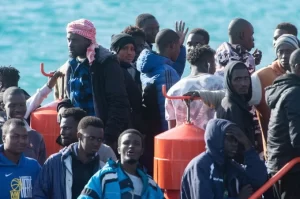 Aumenta la llegada de inmigrantes a las costas de Ceuta y Canarias durante el mal tiempo