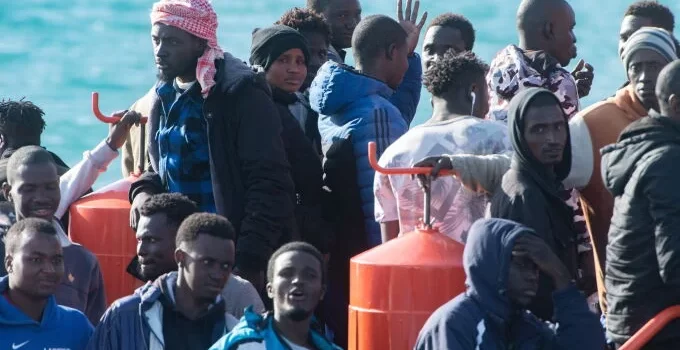 Aumenta la llegada de inmigrantes a las costas de Ceuta y Canarias durante el mal tiempo