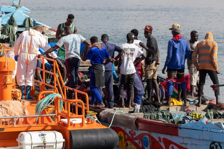El Gobierno declara a Canarias prioridad en inmigración ante llegada récord