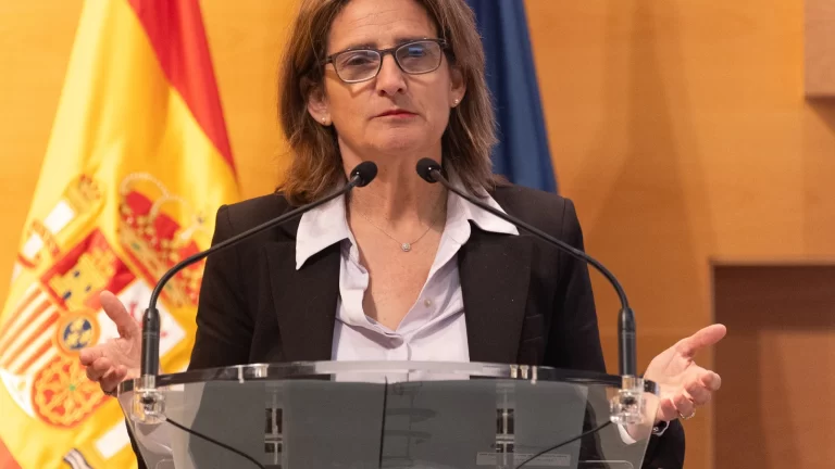 Gobierno español evalúa traer agua desde Valencia para paliar la sequía en Cataluña
