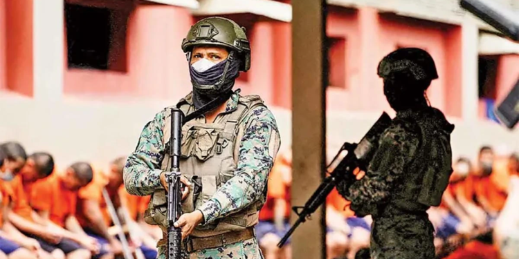 Subirá Ecuador el IVA para financiar la guerra al narco