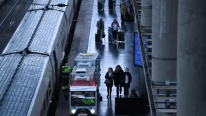 Trabajadores del sector ferroviario anuncian huelgas en Renfe, Adif y Rodalies durante febrero