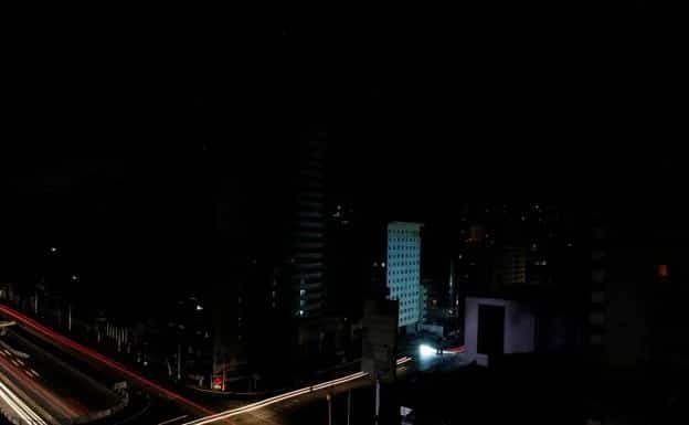 España sufre apagón de luz masivo