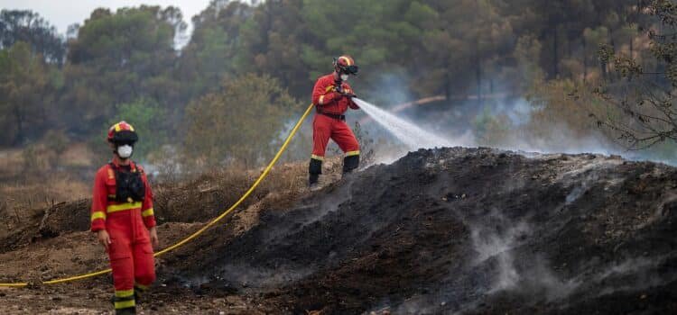 Dan por estabilizado el incendio de Paüls y se levanta el confinamiento de todas las localidades afectadas