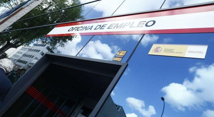 España supera por primera vez los 22 millones de ocupados y el paro cae al 10,29%, la menor tasa desde 2008