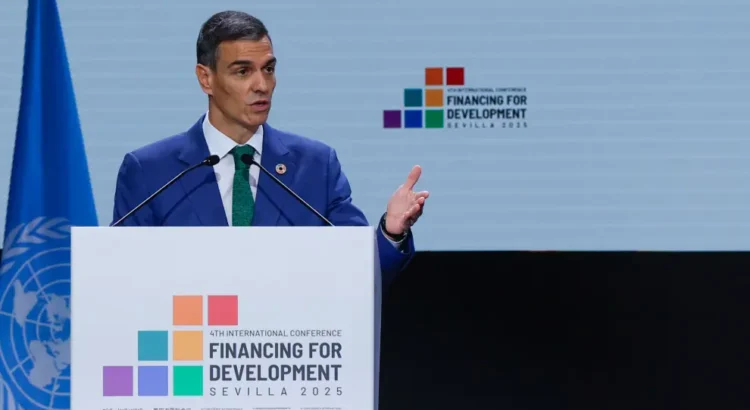 Sánchez clausura la cumbre de la ONU en Sevilla defendiendo “el valor de la palabra frente a la fuerza” de Trump